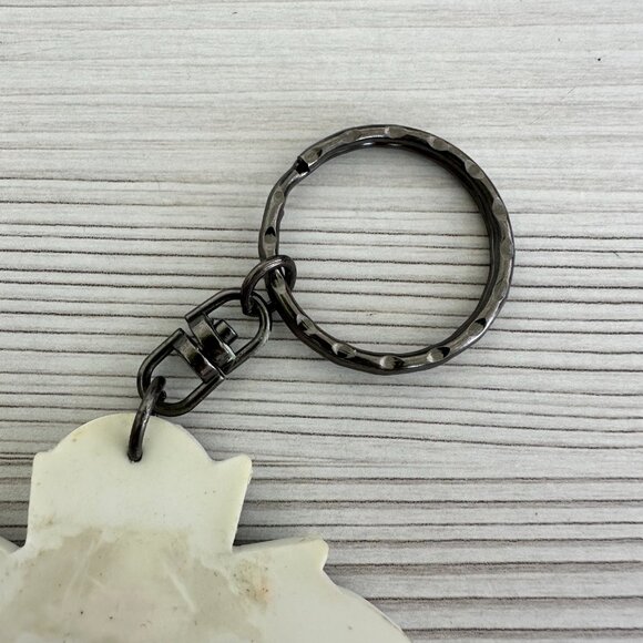Vintage Walt Disney World Pop Century Resort Keychain - Picture 6 of 6